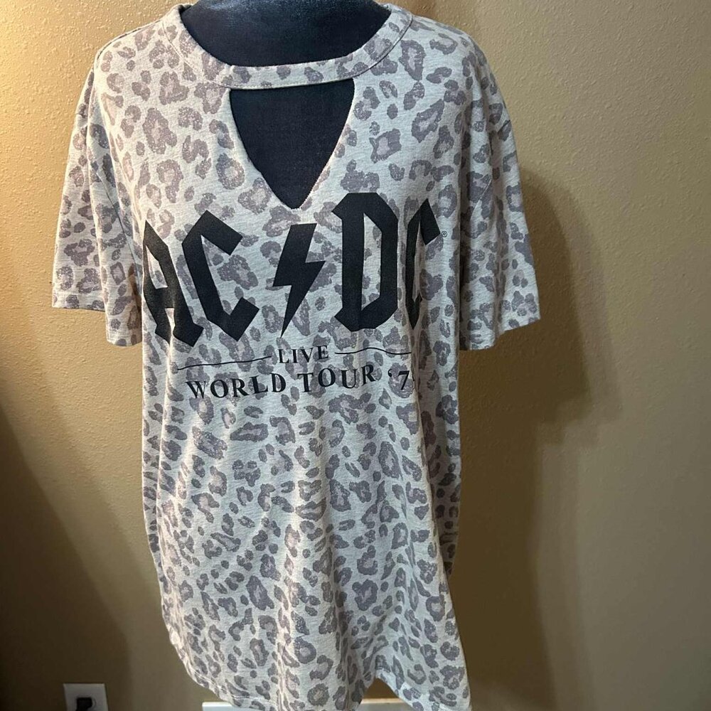 Maurices AC/DC women's tee shirt; leopard print with choker collar, size Large.